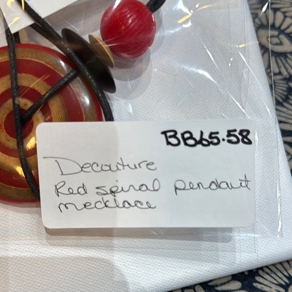 Elegant Red Swirl Pendant Necklace - Picture 9 of 9